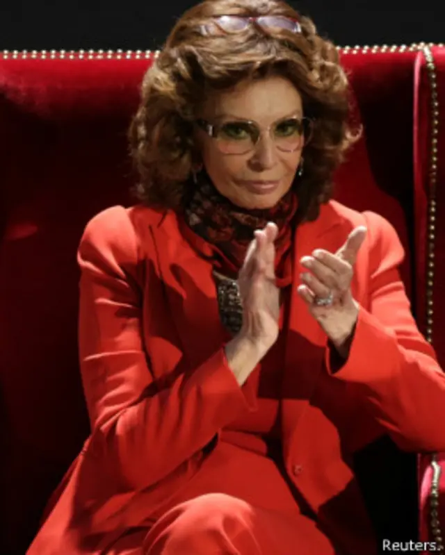 در آستانه هشتاد سالگی