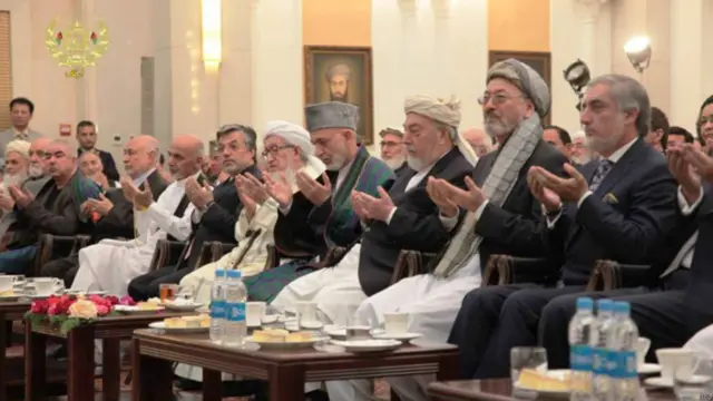 مراسم امضای موافقتنامه تشکیل دولت وحدت ملی با حضور مقامات عالی رتبه دولتی و شماری از رهبران جهادی برگزار شد.