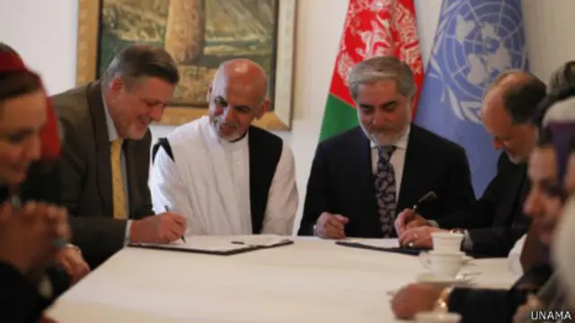 د امریکا سفیر او د ملګرو ملتونو استازي هم دغه هوکړه لیک لاسلکی کړ