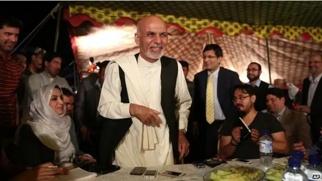 انہوں نے امریکہ کی کولمبیا یونیورسٹی سے انتھرپولوجی میں ڈاکٹریٹ کی