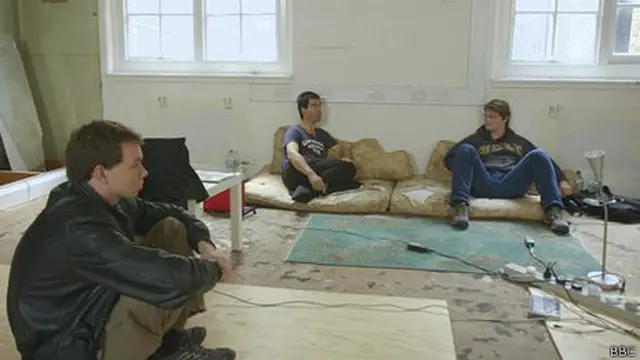 Miembros del equipo de la billetera clandestina