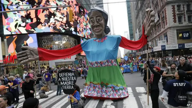 Pawai di New York disebutkan merupakan yang terbesar dibanding kota lain di dunia