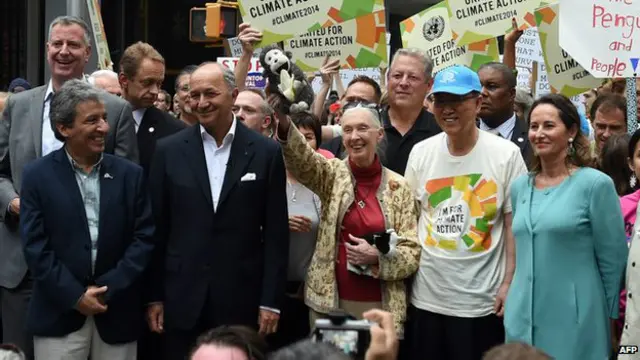 اس موقعے پر نیویارک میں جلوس نکالے گئے۔ اقوام متحدہ کے سیکریٹری جنرل بان کی مون نے کہا کہ لوگ اس دن کو اس لیے یاد کریں گے کہ بین الاقوامی برادری نے اس سیارے کو آئندہ نسلوں کے لیے زندگی گزارنے کے قابل بنانے کے لیے فیصلے کیے تھے