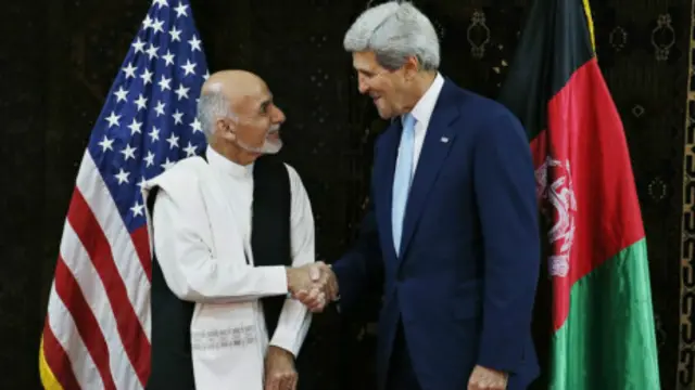 جان کری با اشرف غنی احمدزی