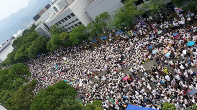 香港罷課大專學生聚集在香港中文大學