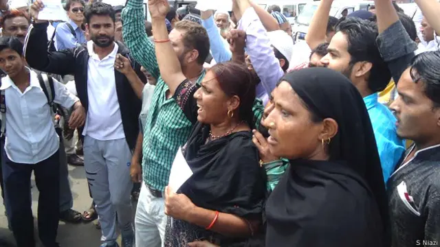 مسلمانوں کو عید پر قربانی نہ کرنے کی تلقین کی جا رہی ہے