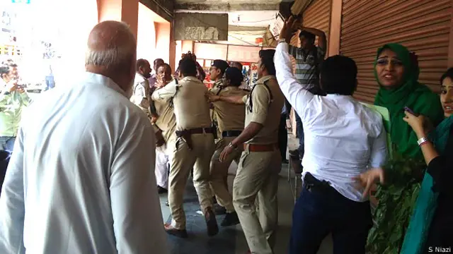 بھوپال میں مسلم برادری اپنے مذہبی عقائد میں مداخلت پر ناراض ہے