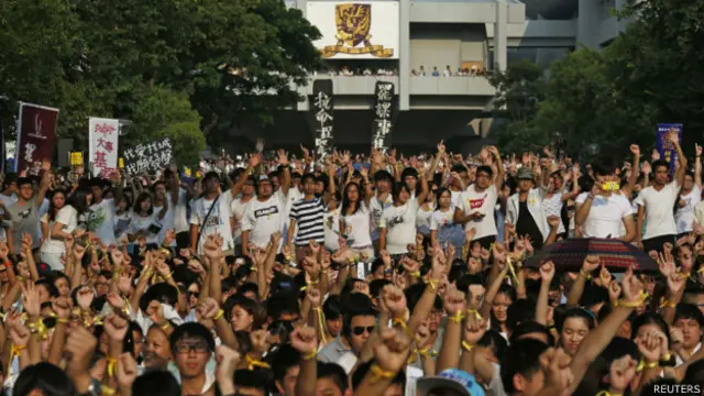香港高校學生在中文大學「百萬大道」參與罷課集會（22/9/2014）