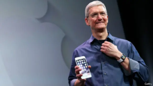 هل سيتمكن تيم كوك، المدير الحالي لآبل، من إحياء السحر القديم الذي تمتع به سلفه ستيف جوبز؟