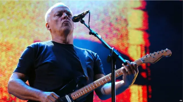 रॉक ग्रुप पिंक फ्लॉयड ने पिछले दो दशकों में अपना पहला नया अलबम लांच किया है.