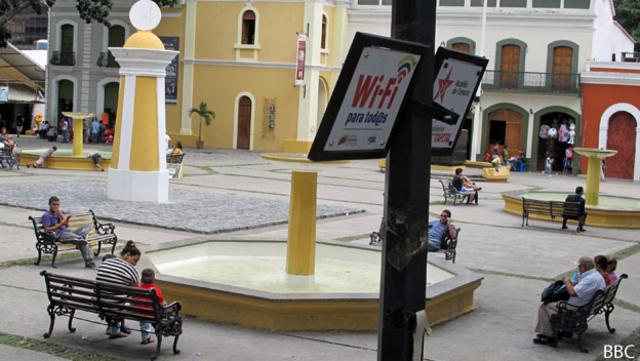 Wifi para todos en plaza El Venezolano