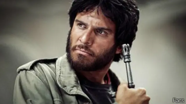 پس از جشنواره سی و دوم فجر حاتمی‌کیا به خاطر فیلم "چ" بارها و بارها از سوی نهادها و گروه‌های منسوب به اصولگرایان برای سخنرانی دعوت شده، مورد تقدیر قرار گرفت