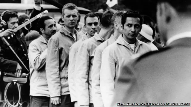 Alvarez y otros prisioneros de guerra