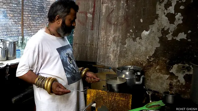 جب چائے میں اتنی مہنگی چیزیں پڑ رہی ہیں تو چائے تو مہنگی ہوگی ہی