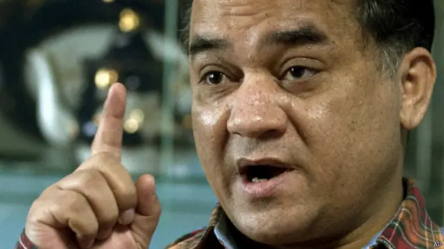 伊力哈木在北京接受採訪（2/2013）