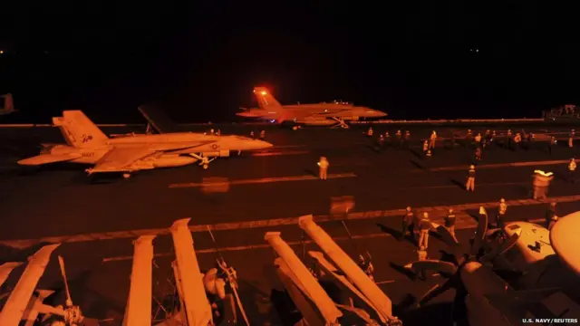 پیٹاگون کے مطابق حملوں میں جنگی جہاز، ڈرون اور ٹاماہاک میزائل استعمال کیے گئے جن میں دولتِ اسلامیہ کے گڑھ رقہ سمیت کئی علاقوں کو نشانہ بنایا گیا۔