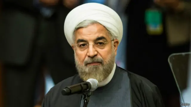 روحانی حمله هوایی به مواضع داعش در داخل خاک سوریه را مغایر قوانین بین‌المللی دانسته است