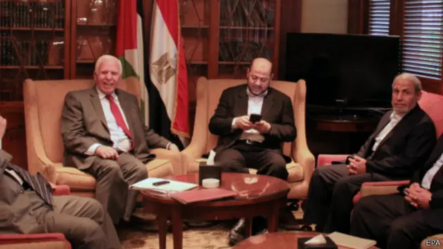 حل الخلافات الفلسطينية ضروري قبل المفاوضات مع إسرائيل.