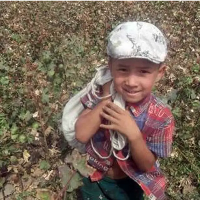 Инсон ҳақлари фаоли Елена Урлаева 18 сентябрь куни Тўйтепада олган сурат