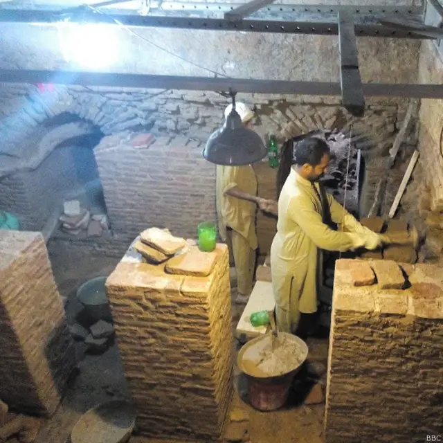 شاہی مہمان خانے کا وہ تہہ خانہ جو حمام کو گرم رکھنے کے لیے گرم پانی سے بھرا رہتا تھا۔ 