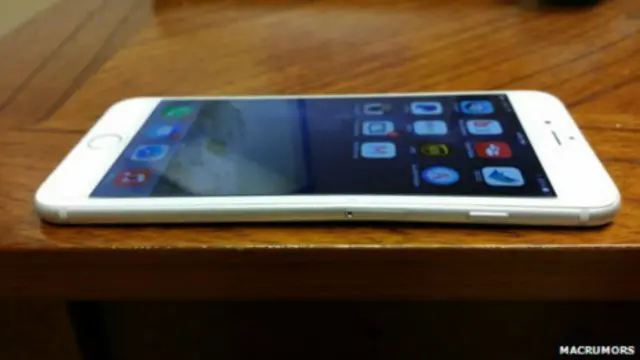 Iphone 6 ligeramente deformado
