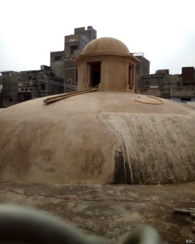 ترکی اور ایران میں اس قسم کے حمام عام پائے جاتے تھے۔ شاہی حمام کی چھت دیکھ کر ایسا محسوس ہوتا ہے کہ آپ ایران یا ترکی میں کہیں موجود ہیں۔