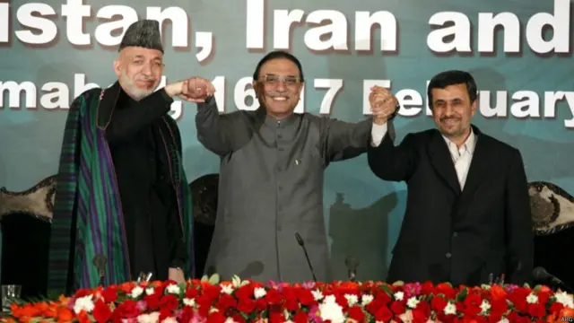 نشست سه جانبه افغانستان، ایران و پاکستان با حضور روسای جمهور سه کشور در پاکستان، فوریه ۲۰۱۲.