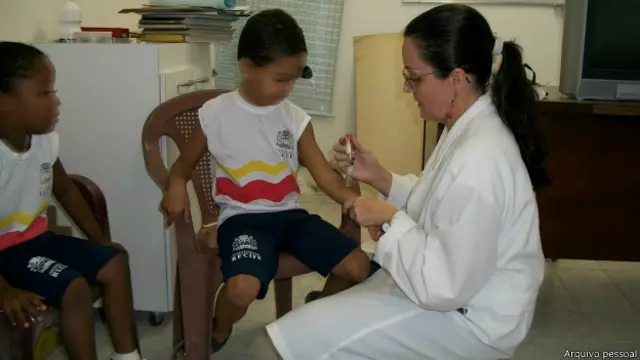 Verônica Cisneiros em atendimento em Recife | Foto: Arquivo pessoal