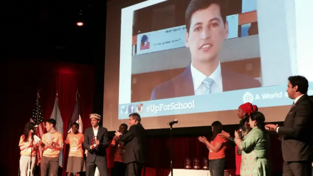 ښاغلي اتل خپل ماشومتوب د میدان وردګو ولایت په چک ولسوالۍ کې تیر کړی