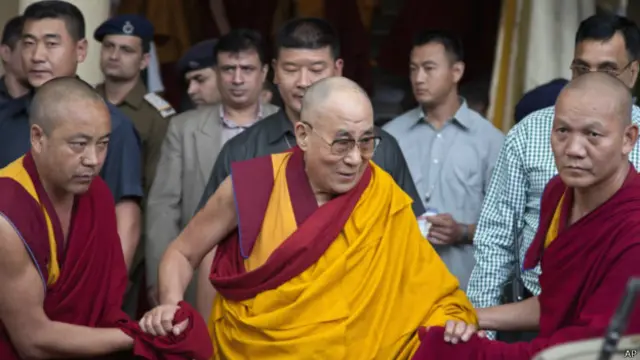 C'est la troisième fois que le dalaï-lama est traité en indésirable en Afrique du Sud depuis l'accession au pouvoir du président Jacob Zuma en 2009