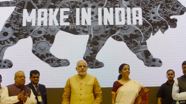मेक इन इंडिया शुरू करते मोदी