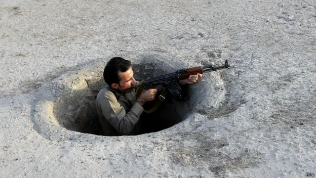 Combatiente peshmerga kurdo en Irak