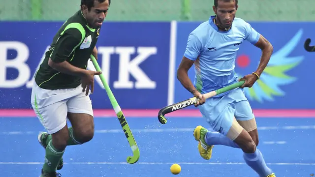 پاکستان کی ٹیم نے جو اس ٹورنامنٹ میں دفاعی چیپمئین بھی اس نے سخت مقابلے کے بعد بھارت کی ٹیم کو ایک کےمقابلے میں دو کھیل سے ہرا دیا۔