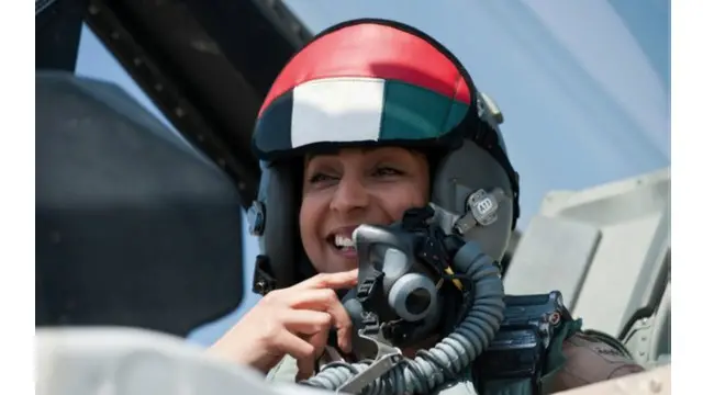 انتشار تصاویر سرگرد المنصوری می‌تواند تلاش پیشتازانه امارات متحده برای شرکت دادن زنان در مشاغل حساس تلقی شود