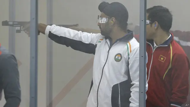 इंचियोन में निशाना लगाते गुरप्रीत सिंह