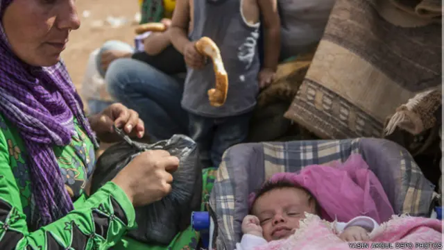 ریڈ کراس نے متنبہ کیا ہے کہ عراق و شام میں ہونے والے فضائی حملے پہلے سے ہی خراب انسانی حالات کو مزید ابتر کر رہے ہیں