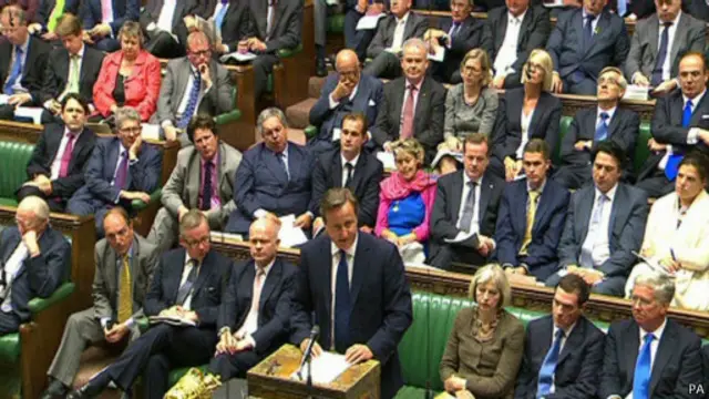 کامرون گفت که دولت اسلامی سرزمینی به وسعت بریتانیا را در تسلط خود دارد