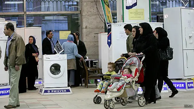 بنابر گزارش بانک مرکزی، قیمت کالاها و خدمات در دو سال و نیم گذشته دو برابر شده است
