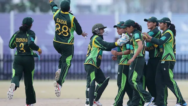 بنگلہ دیش کی سات بلے بازوں کا سکور دوہرے ہندسے میں نہ پہنچ سکا۔