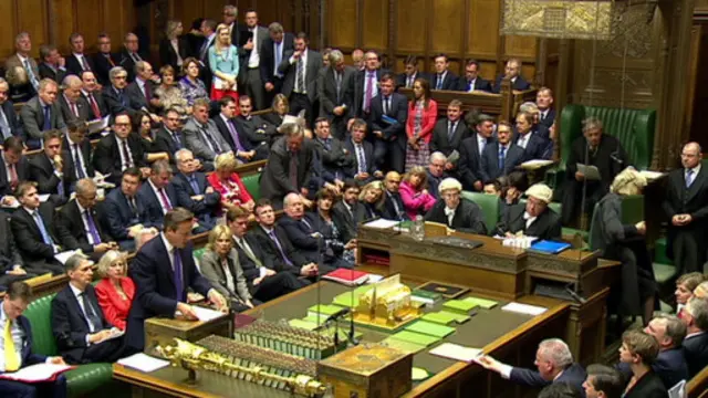 صوت النواب بـ 524 صوتا لصالح مشاركة بريطانيا في الغارات مقابل 43 ضدها