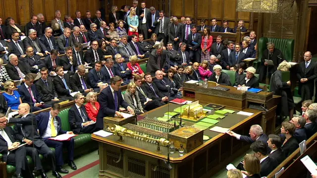 ۵۲۴ نماینده پارلمان بریتانیا موافق حمله نظامی بودند و فقط ۴۳ نماینده مخالفت کردهاند