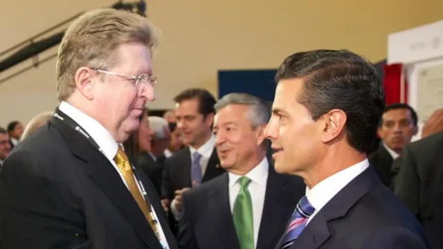Empresario Germán Larrea y el presidente Enrique Peña Nieto. Foto: Presidencia de México