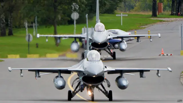 امریکی محکمۂ دفاع کی طرف سے جاری ایک بیان کے مطابق ان آٹھ طیاروں اور اس سے منسلک دوسرے آلات کی قیمت تقریباً 70 کروڑ ڈالر ہے