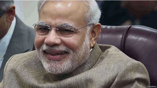 يتهم كثيرون مودي بالضلوع في اعمال الشغب التي اجتاحت ولاية غوجارات عام 2002 والتي راح ضحيتها اكثر من الف مسلم