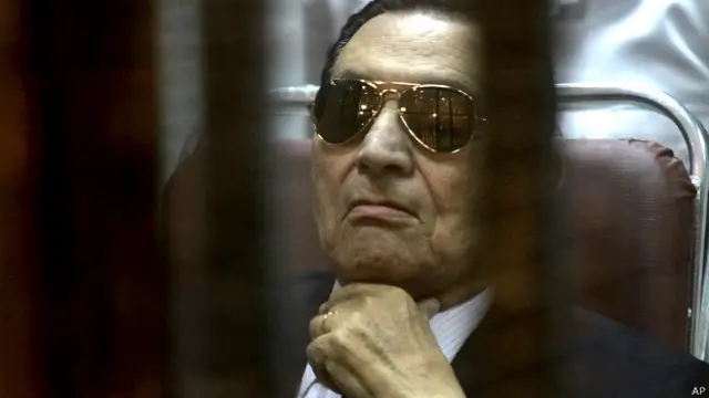 Hosni Mubarak en una de sus apariciones ante el tribunal
