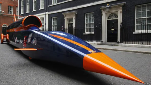 بلڈ ہاؤنڈ کے کٹ میں 3500 انفرادی پرزے ہیں جو صرف اسی کے لیے تیار کیے گئے ہیں