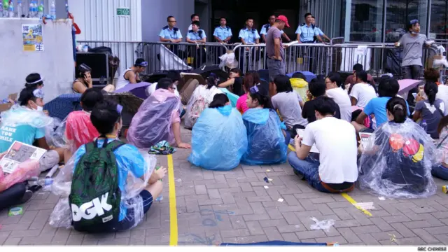 近距離接觸香港「佔中」示威者（BBC中文網記者蕭爾拍攝照片）