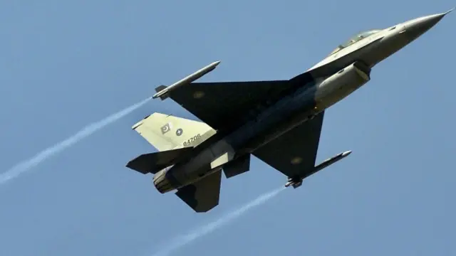 د پوځ ویاند جنرال عاصم سلیم باجوه پر خپله ټویټر پاڼه لیکلي، په ښوونځي تر خونړي برید وروسته پوځ یوځل بیا په خیبر ایجنسۍ کې د اورپکو پرضد عملیات پیل کړل.