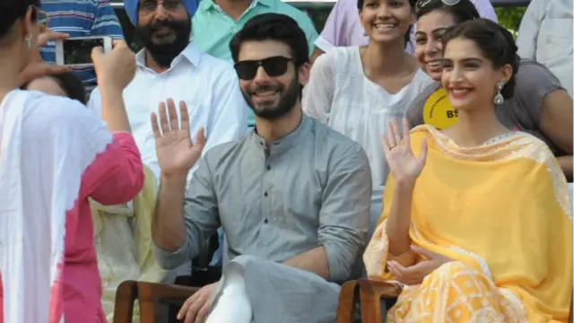 پہلی انڈین فلم ہے جس کا ہیرو نئی پاکستانی نسل کا مقبول اداکار فواد خان ہے اور ہیروئن سونم کپور جسے قسمت ایک شاہی خاندان کے رواجوں اور طرزِ زندگی سے ٹکرا رہی ہے