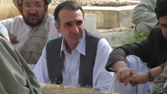 شاه ولي کرزی د کرزي بل ناسکه ورور دی، چې په کندهار کې اوسېږي او د ځمکو پر راکړې ورکړې بوخت دی.